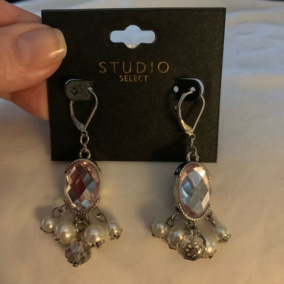 NWT studio select earrings - Picture 2 of 2